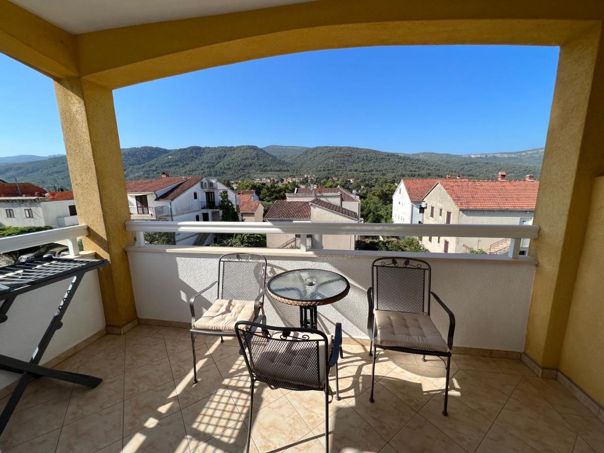 Apartments Ana Stari Grad  Luaran gambar