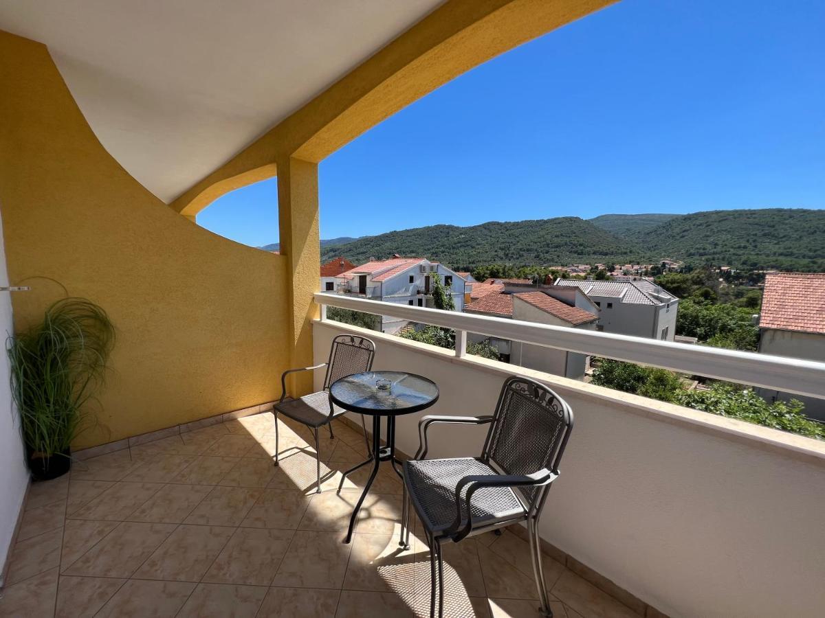 Apartments Ana Stari Grad  Luaran gambar