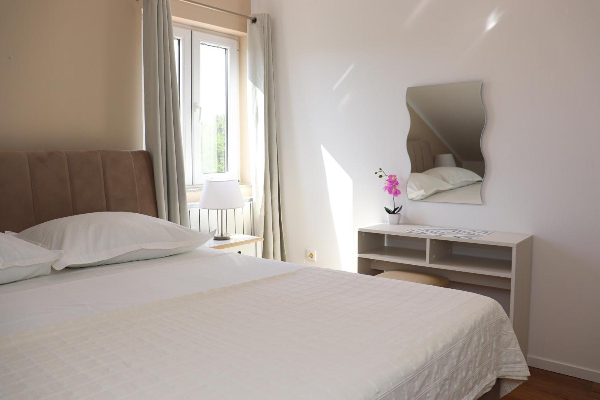 Apartments Ana Stari Grad  Luaran gambar