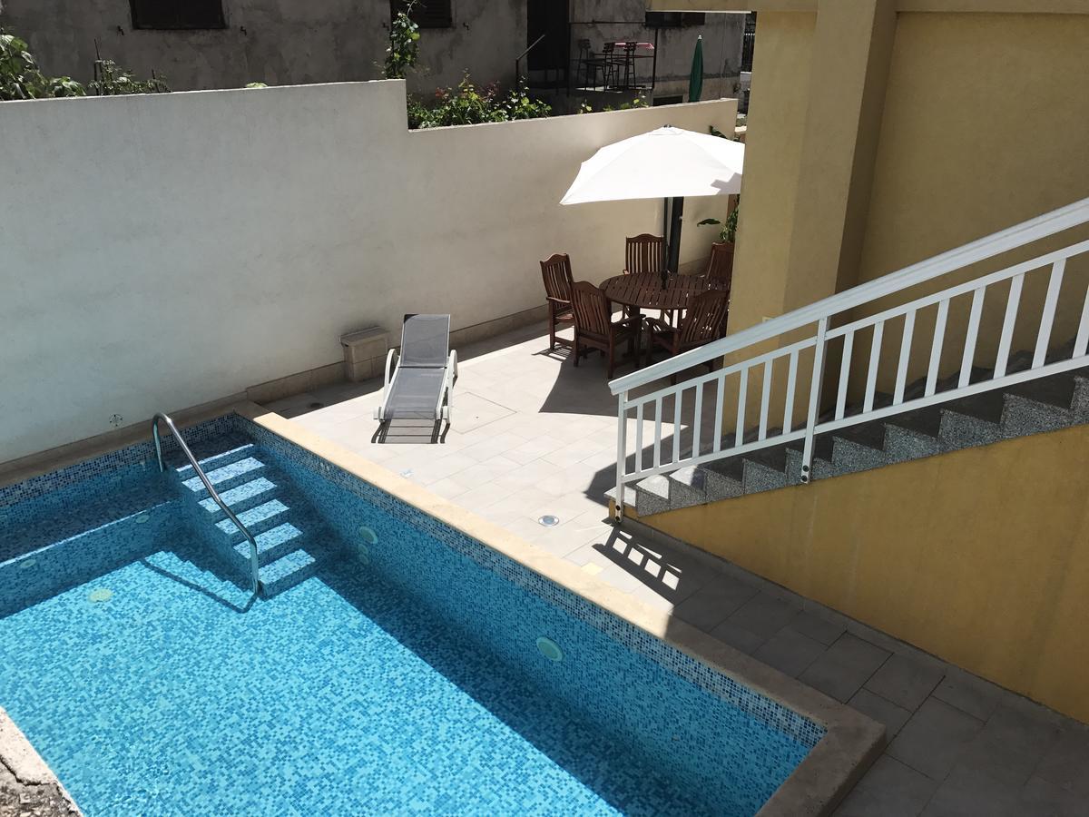 Apartments Ana Stari Grad  Luaran gambar